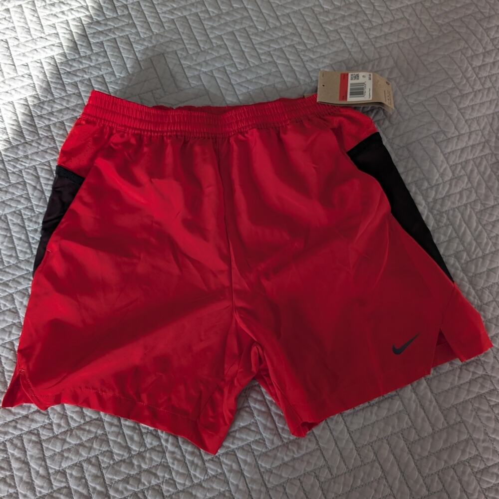 NWT Nike Dri-Fit Shorts Boys Size L Red Recycled Fibers (0244)